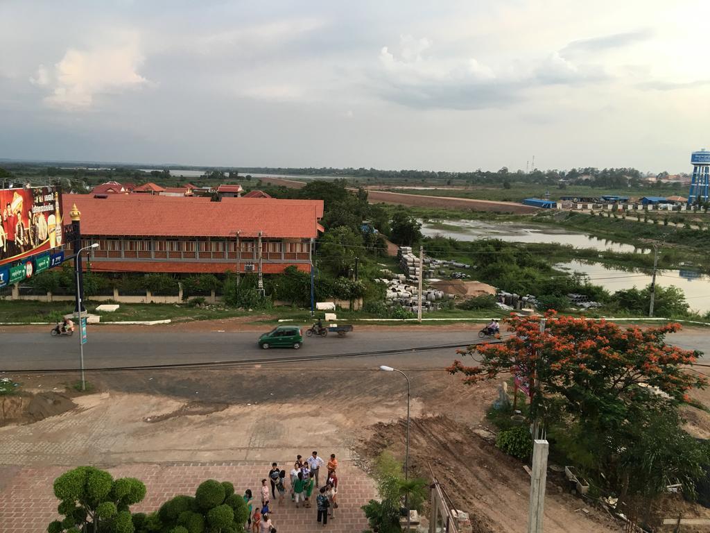 Ly Cheu Hotel Kratie Exterior photo